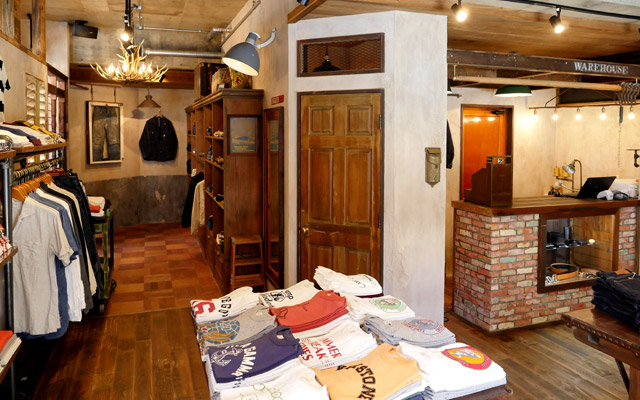 WAREHOUSE & CO.（ウエアハウス）福岡店