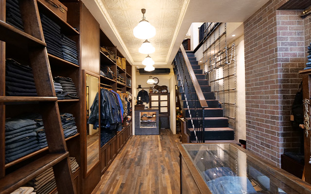 WAREHOUSE & CO.（ウエアハウス）大阪店
