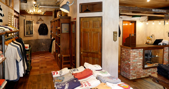 WAREHOUSE & CO.（ウエアハウス）福岡店